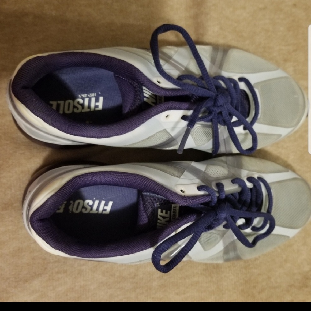 Purple gray  nike excellerate size 7.5